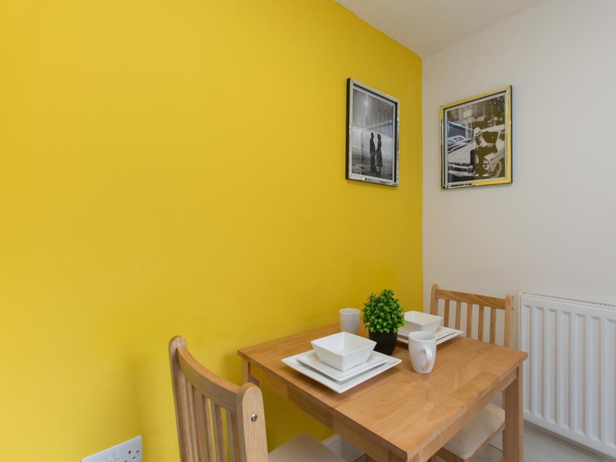 Bed and Breakfast Townhouse @ West Avenue Кру Экстерьер фото