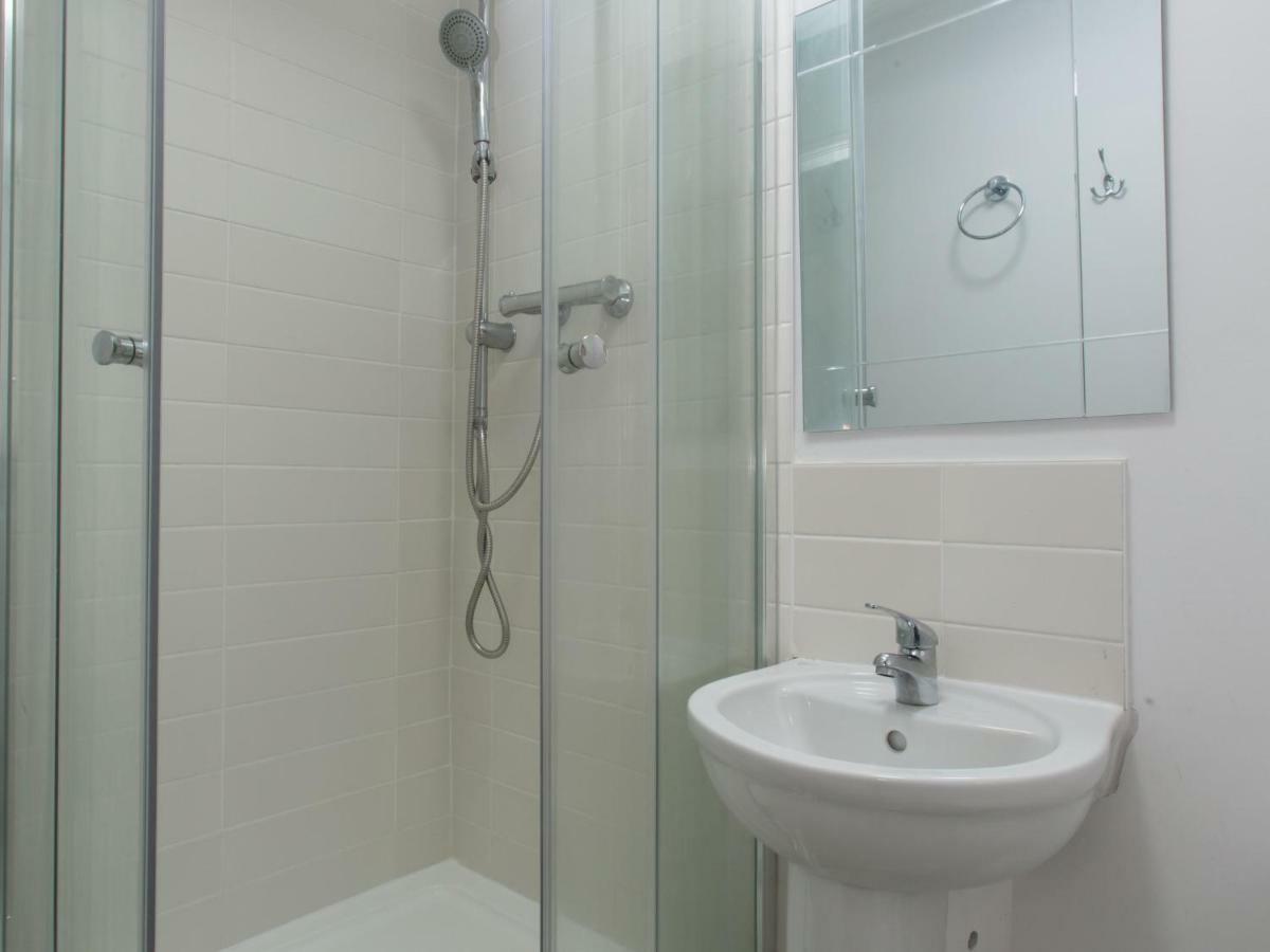 Bed and Breakfast Townhouse @ West Avenue Кру Экстерьер фото